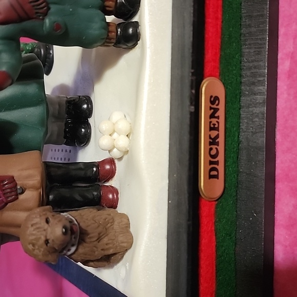 VINTAGE DICKENS 1990 MUSICAL  CHRISTMAS CAROLERS SONGS ILLUMINATING HOLLY ST. LI - Picture 3 of 10